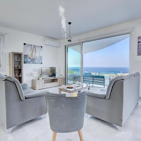 Aetopetra * Πρωταράς